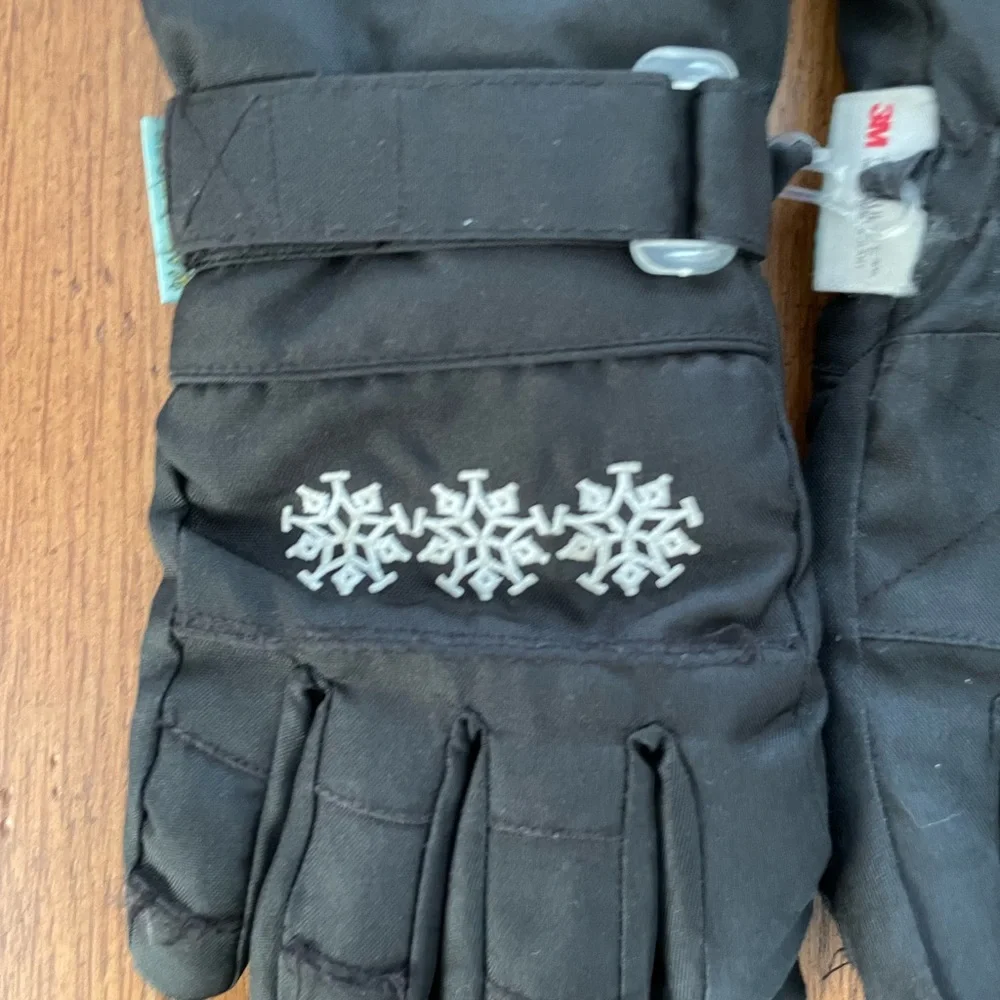 L-Bow Kids Black Waterproof/Breathable Snow Gloves L
